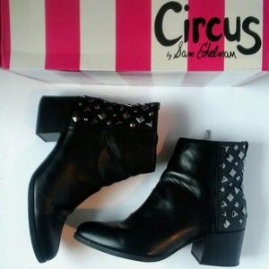 Sam Edelman black ankle booties size 9.5
